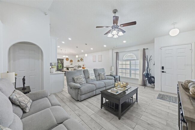 Building Photo - 1012 Brenton Leaf Dr