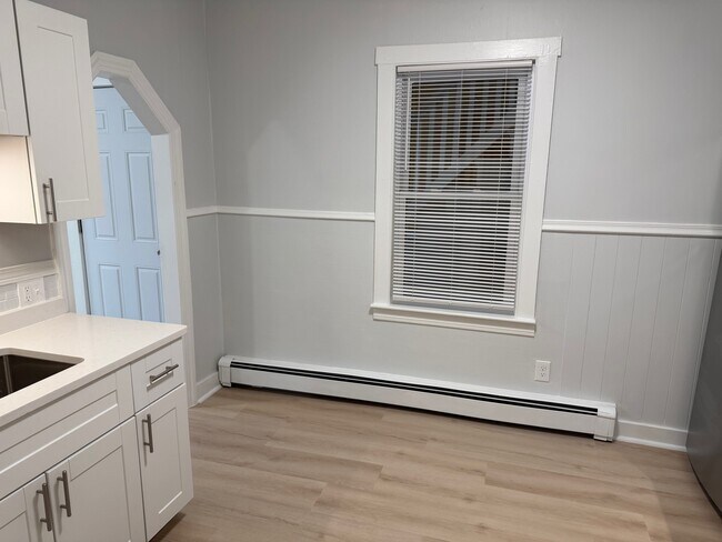 Building Photo - 5 Free St