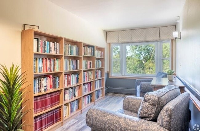 Building Photo - 605 Chase Blvd