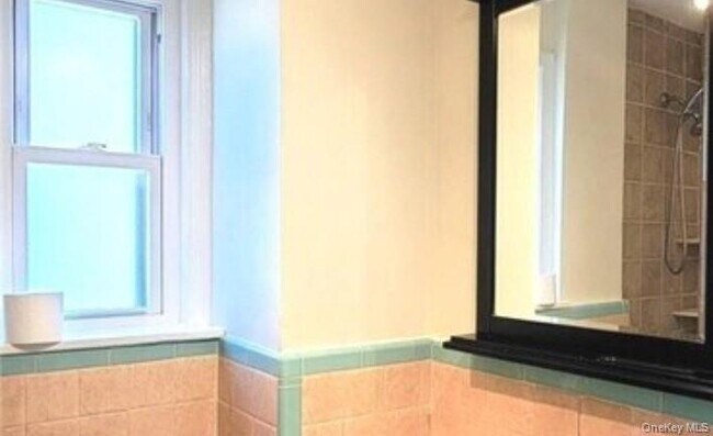 Building Photo - 56 Marlboro Rd