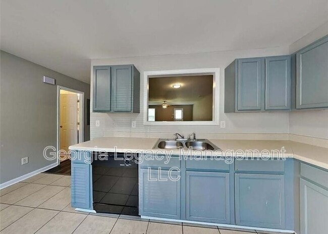 Building Photo - 407 Maple Way