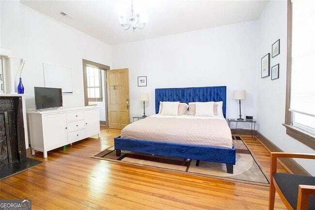 Building Photo - 834 Fulton Terrace SE