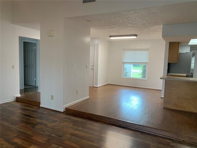Building Photo - 6501 Crystal Brook Dr