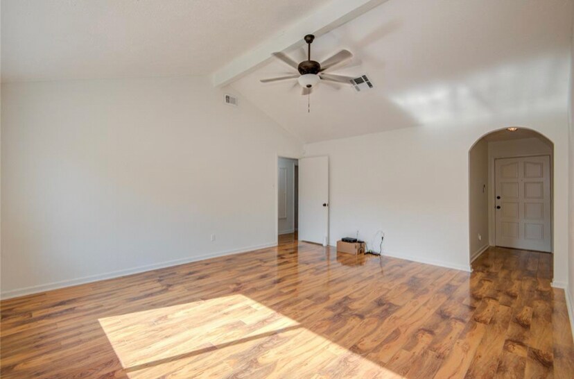 Building Photo - 15811 Boonridge Rd