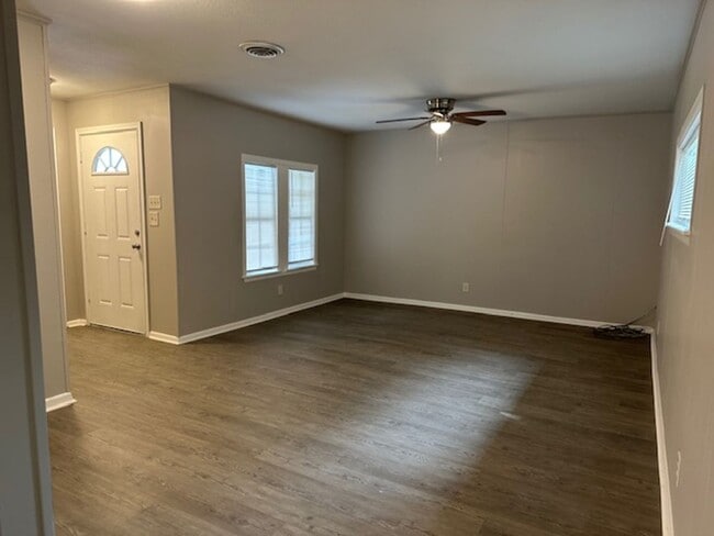 Building Photo - 50003 Del Ra Dr