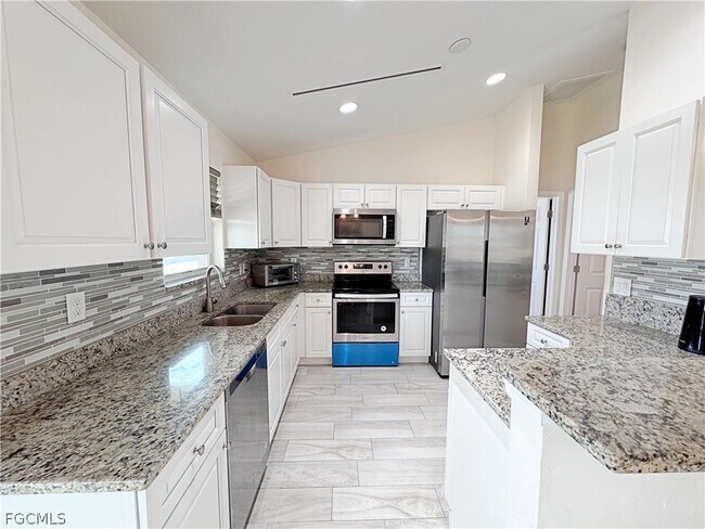 Building Photo - 1111 NW 19th Terrace