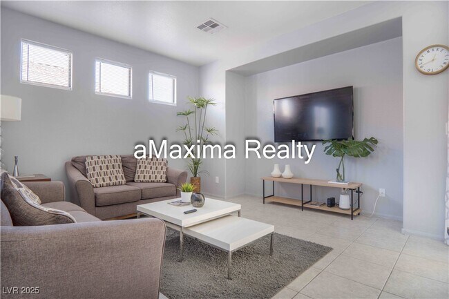 Building Photo - 2401 Predera Ave