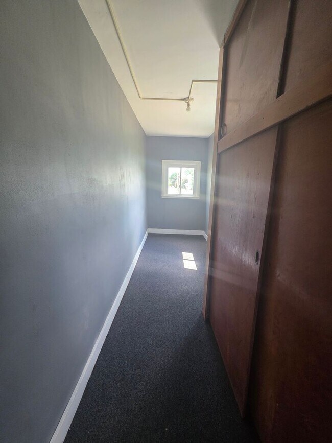 Building Photo - 1703 Bailie Ave