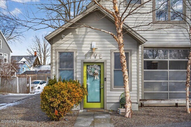 Building Photo - 5 Swanner Ln