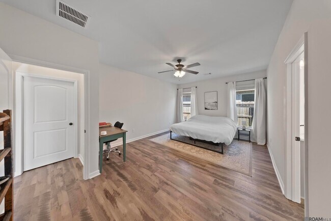 Building Photo - 1343 Rustic Pine Dr