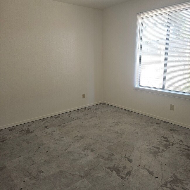 Building Photo - 1513 Lynne Renee Ct