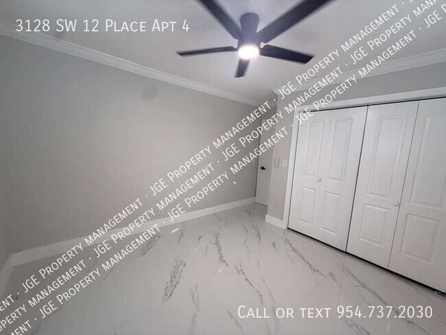 Building Photo - 3128 SW 12th Pl