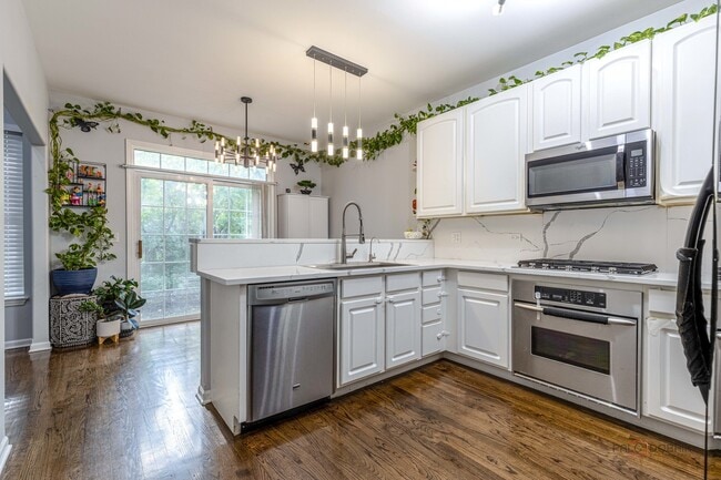 Building Photo - 1238 S Christine Ct