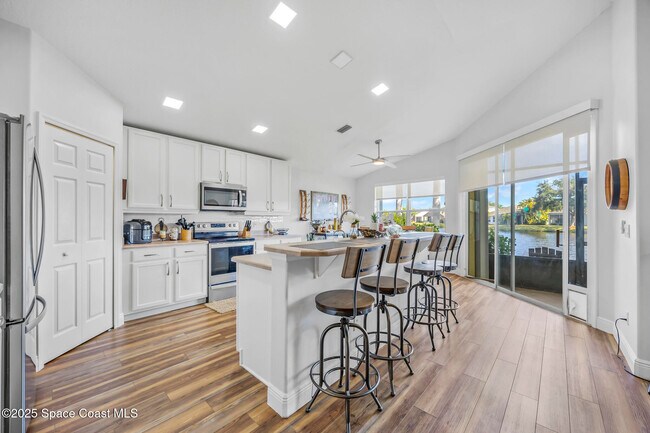 Building Photo - 1785 Ficus Point Dr