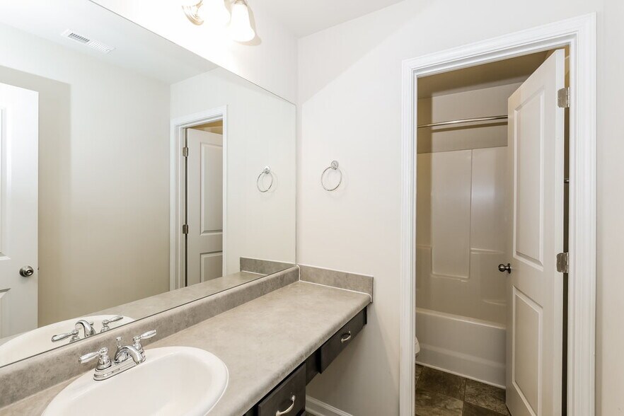 Building Photo - 176 Addy Ln