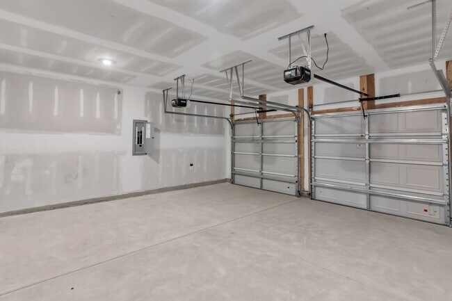 Building Photo - Perfect family home in Ocean Isle Beach