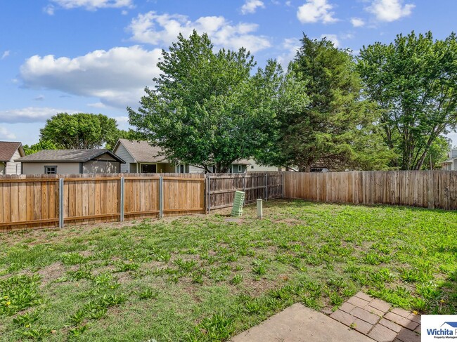 Building Photo - 3 bedroom 2 bath home - NW Wichita