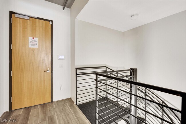 Building Photo - 353 E Bonneville Ave