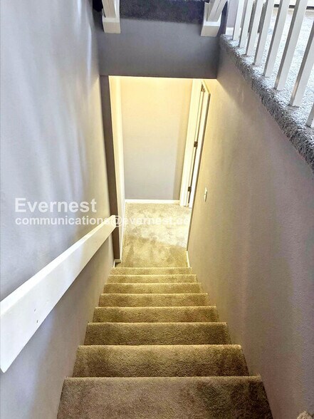 Building Photo - 2828 Silverplume Dr