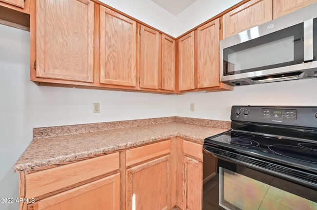 Building Photo - 2602 W Winchcomb Dr