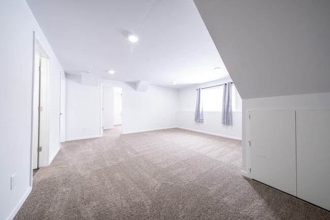 Building Photo - 634 McIntosh Ct