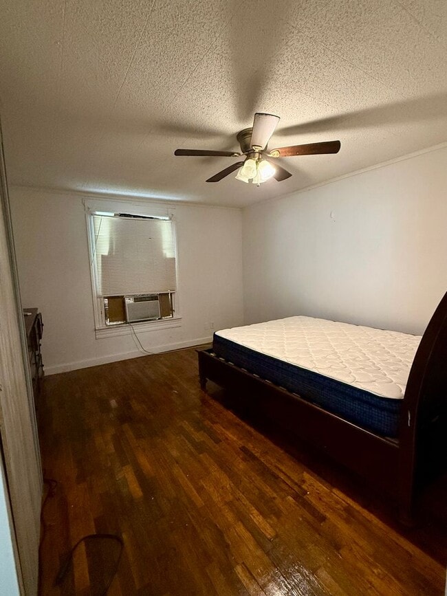 Building Photo - Single Family Home