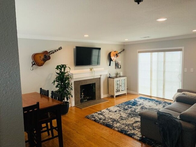 Building Photo - Charming 3-bedroom, 2-bathroom