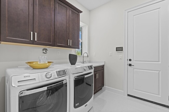 Building Photo - 14976 Woodlot Ct
