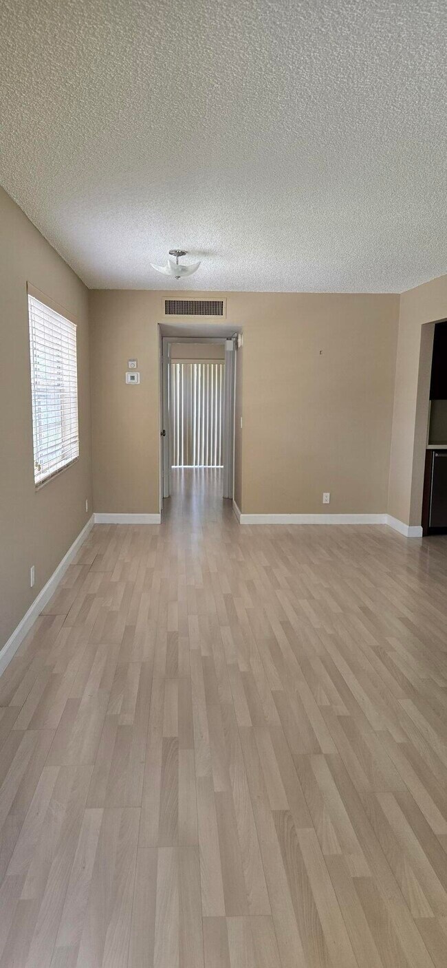 Building Photo - 752 Normandy Trail
