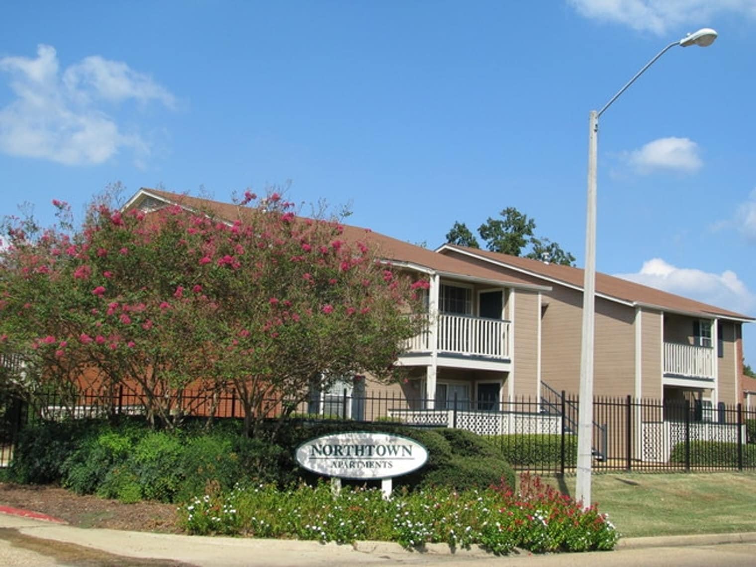 Building Photo - 50 Northtown Dr