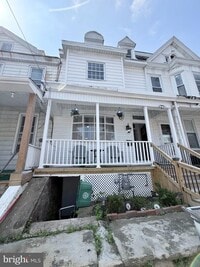 Building Photo - 1325 W Norwegian St
