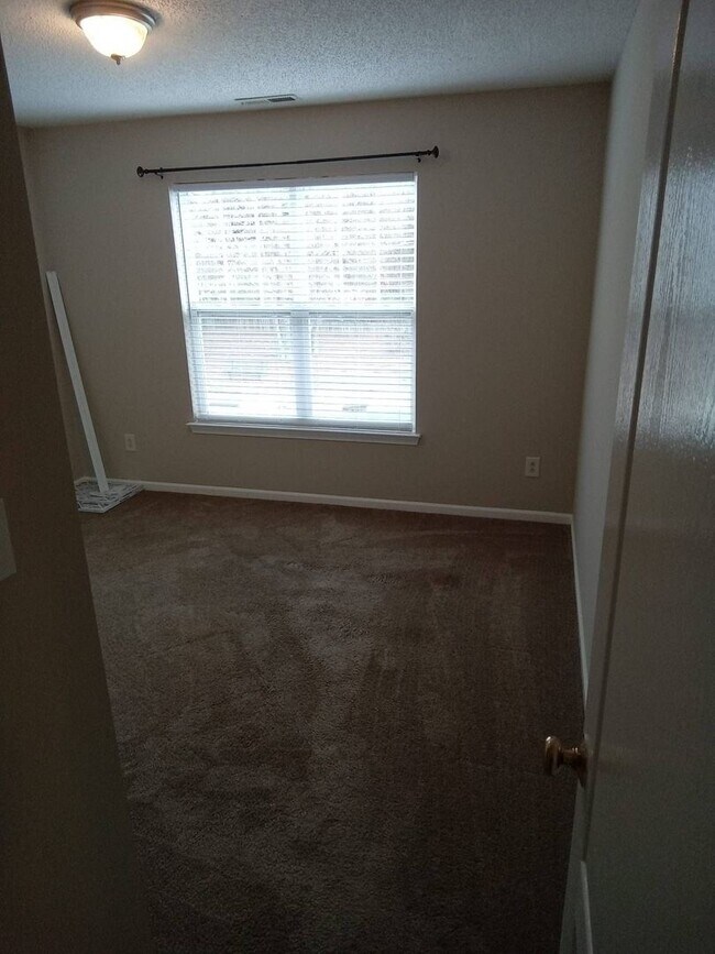 Building Photo - Great Home Close To Historical Downtown Matthews!