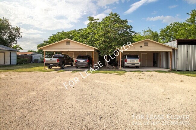 Building Photo - 2615 W French Pl