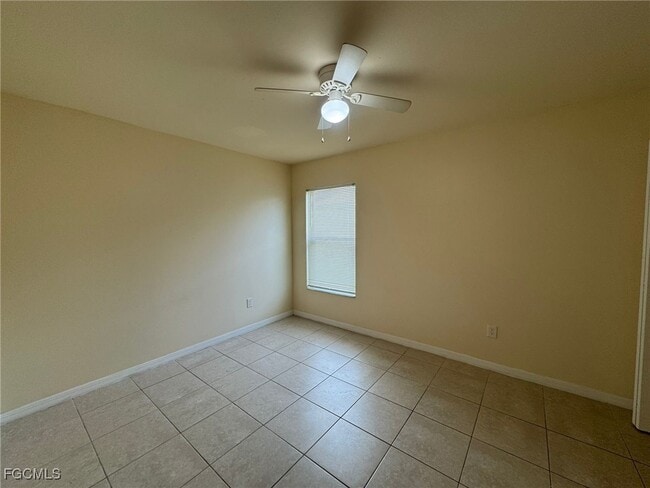 Building Photo - 409 Nicholas Pkwy W