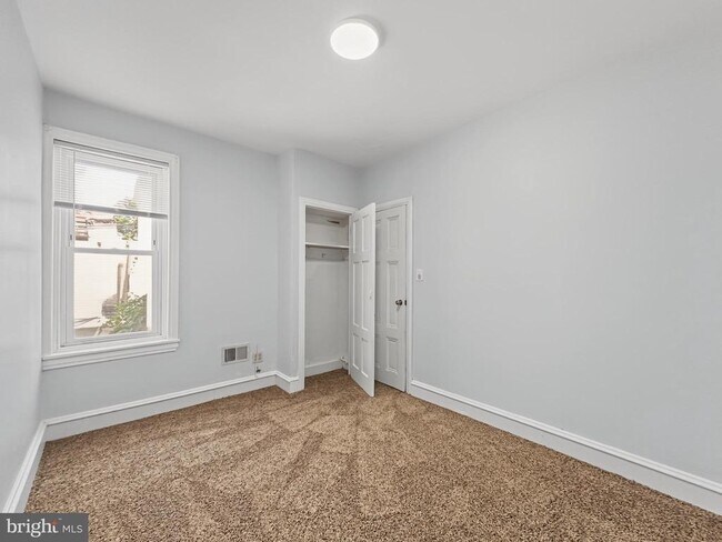 Building Photo - 2023 N Gratz St