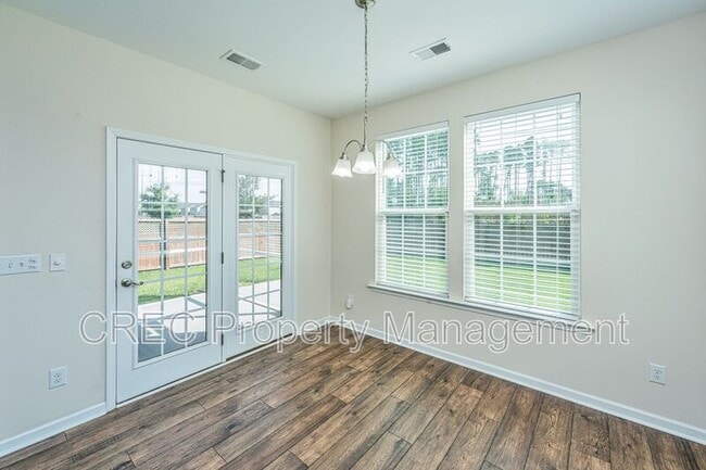 Building Photo - 201 Bigleaf Ct