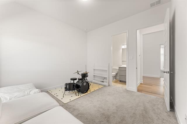 Building Photo - 2250 Macy Wy