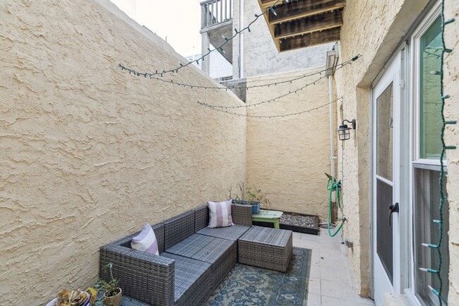 Building Photo - 1829 Kater St