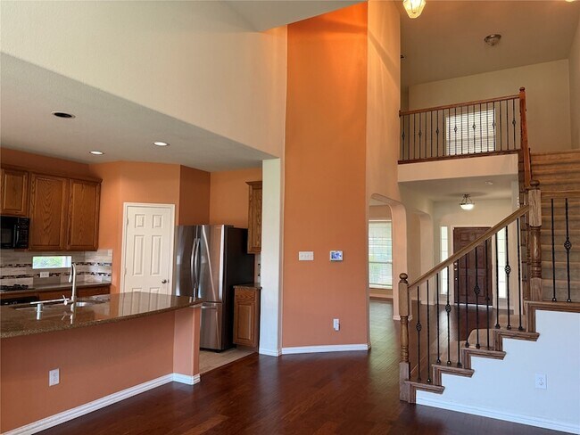 Building Photo - 8373 Brightside Ln