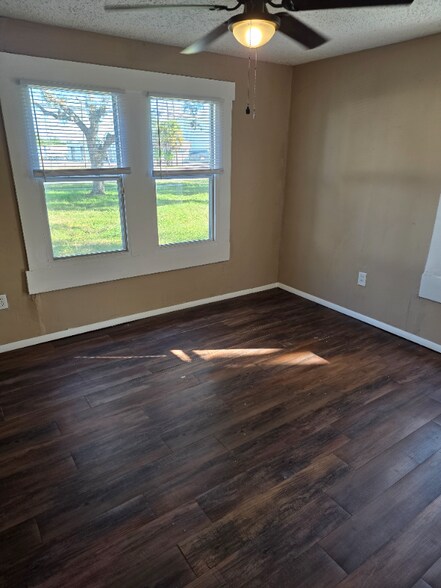 Building Photo - 2919 Maine Ave