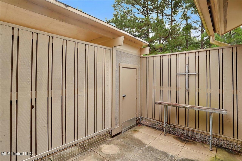 Building Photo - 200 Woodgreen Dr