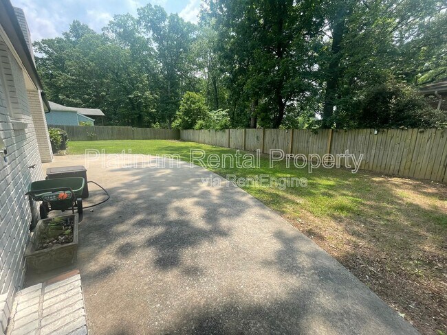 Building Photo - 2216 Shancey Ln