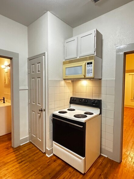 Building Photo - 505 Wilmington Ave