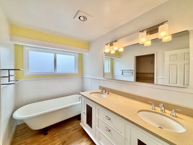 Building Photo - Great SFH for rent in North Rose Hill