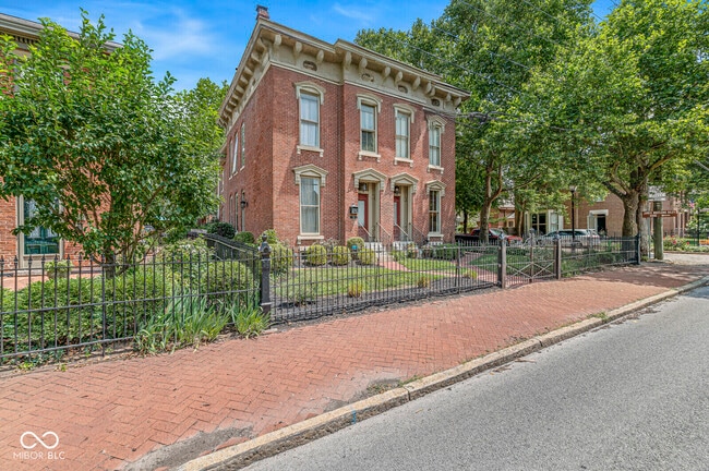 Building Photo - 331 N East St