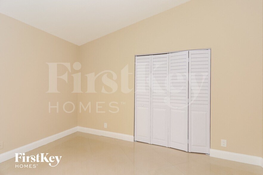 Building Photo - 6193 Lansdowne Cir