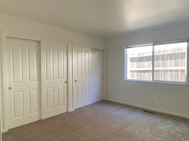 Building Photo - 331 Vistamont Dr