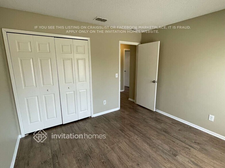 Building Photo - 207 Springview Dr