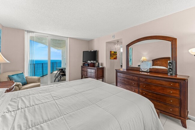 Building Photo - 5420 N Ocean Dr