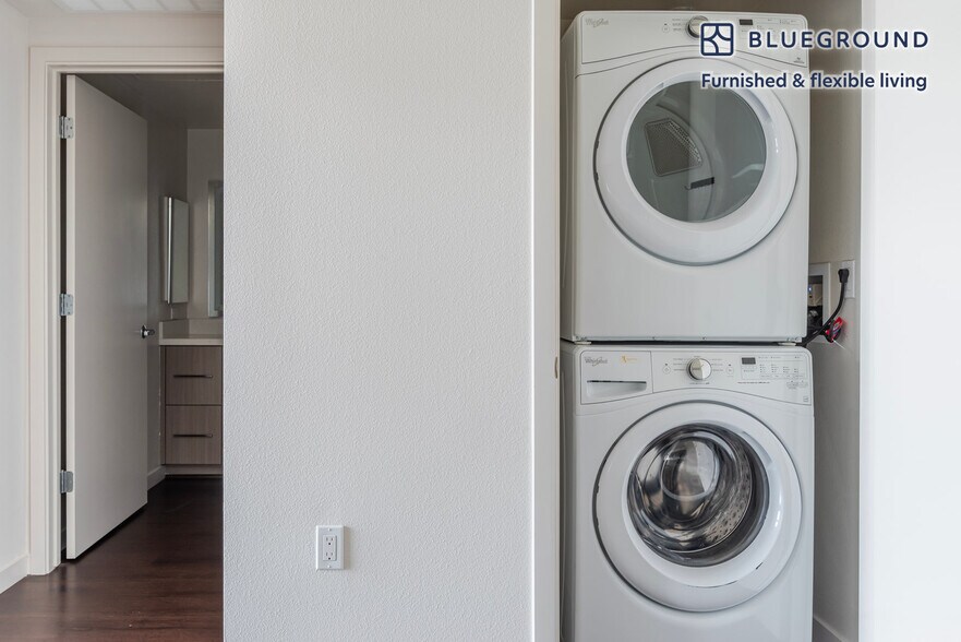 Building Photo - 650 E Capitol Ave